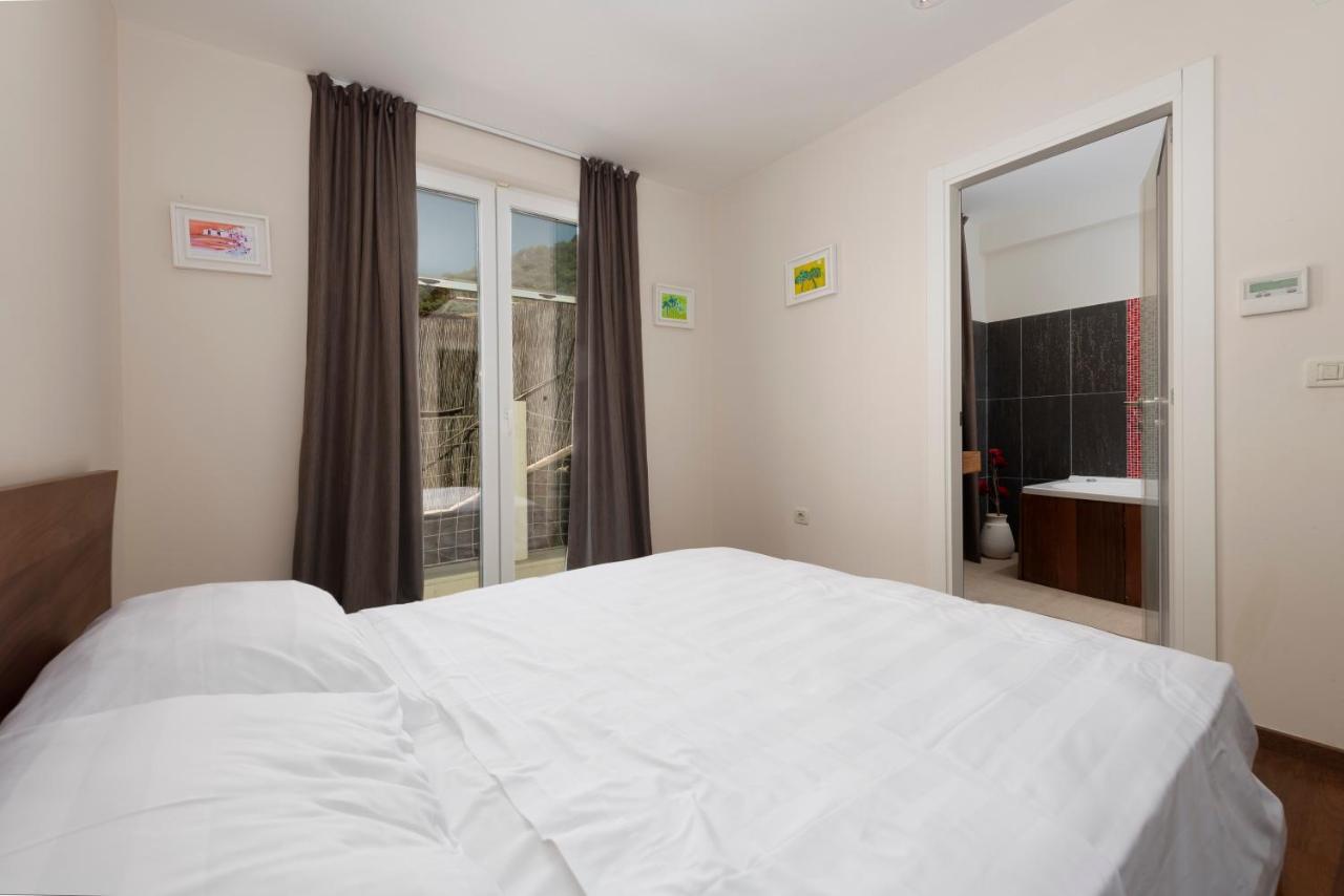 New Five Star Superior Apartment Затон Экстерьер фото